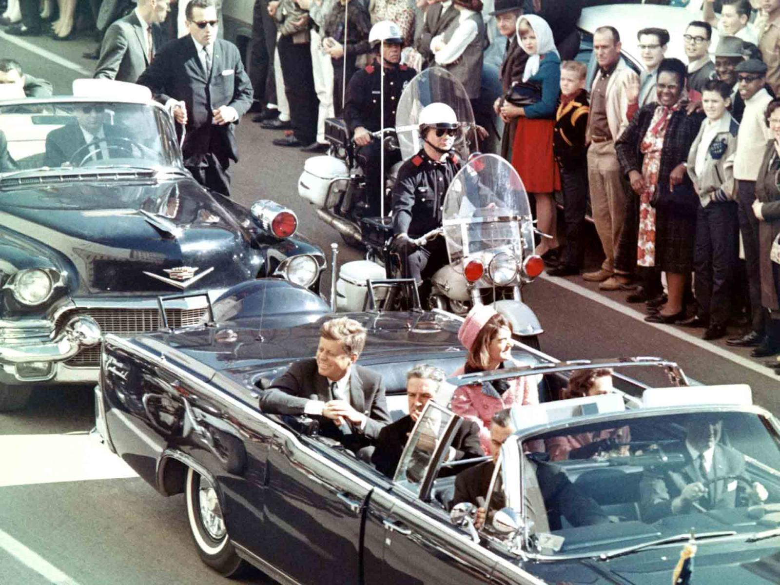 JFK Revisited: Through the Looking Glass - Blu-ray (Blu-ray) JFK Revisited: Through the Looking Glass - Blu-ray (Blu-ray)