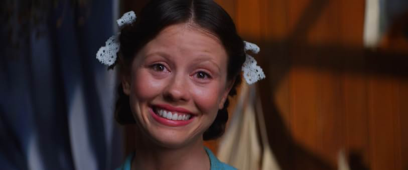 Pearl - Blu-ray (Blu-ray) Pearl - Blu-ray (Blu-ray)